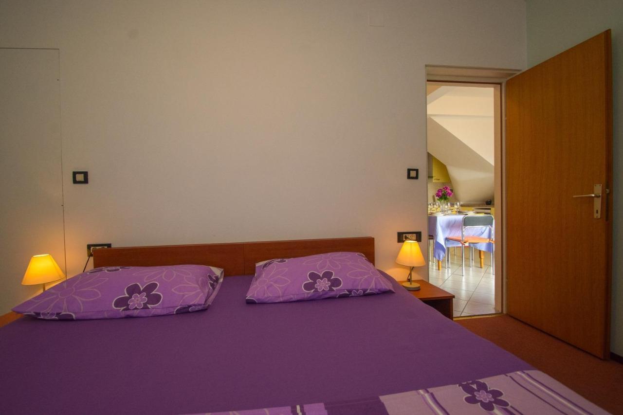 Apartments Marija - By The Sea Rogoznica (Sibenik-Knin) Exterior foto