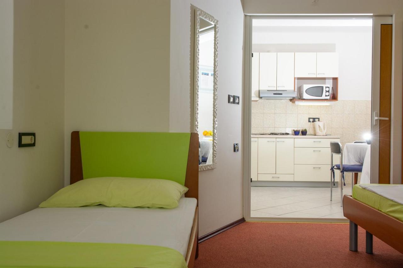 Apartments Marija - By The Sea Rogoznica (Sibenik-Knin) Exterior foto