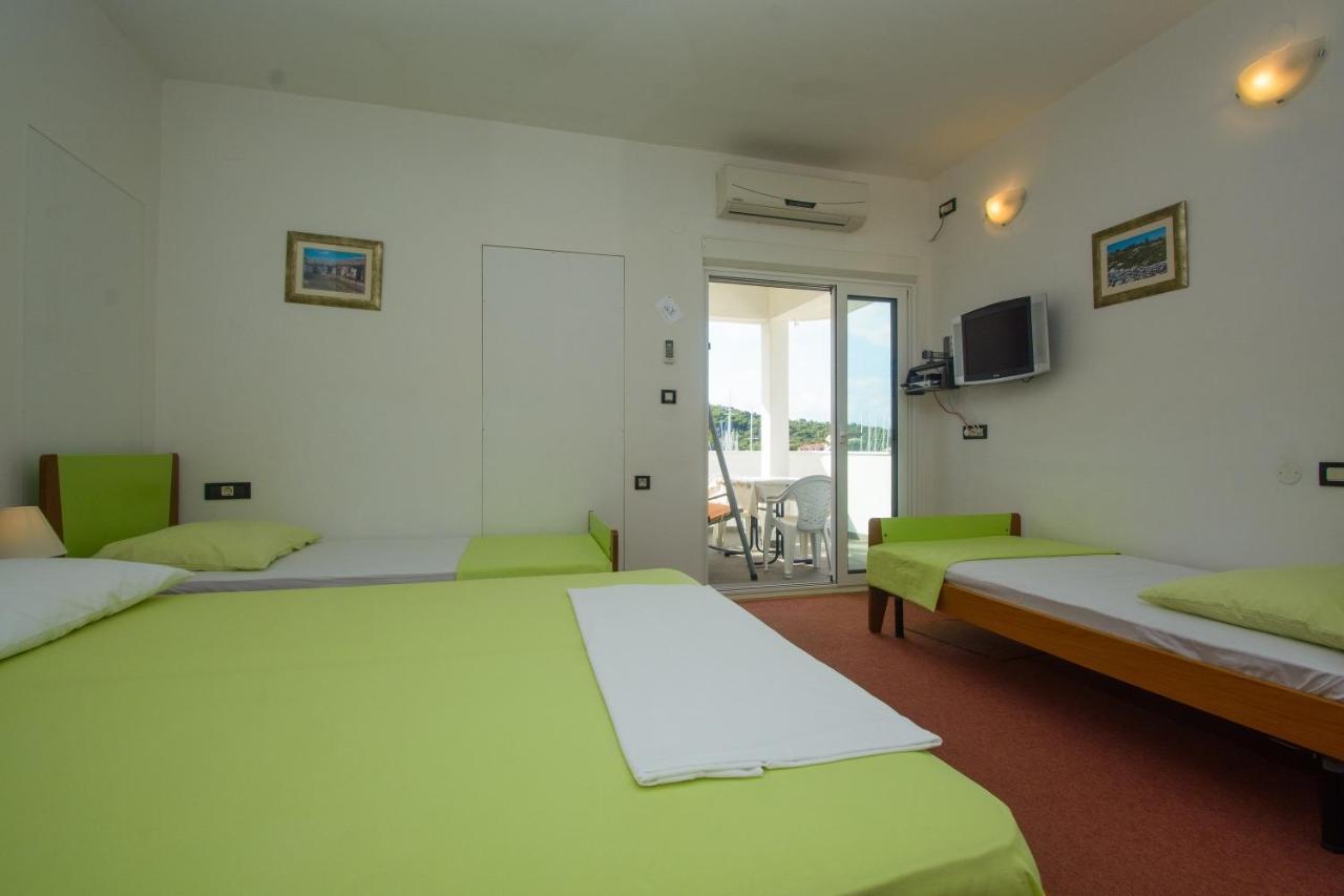 Apartments Marija - By The Sea Rogoznica (Sibenik-Knin) Exterior foto